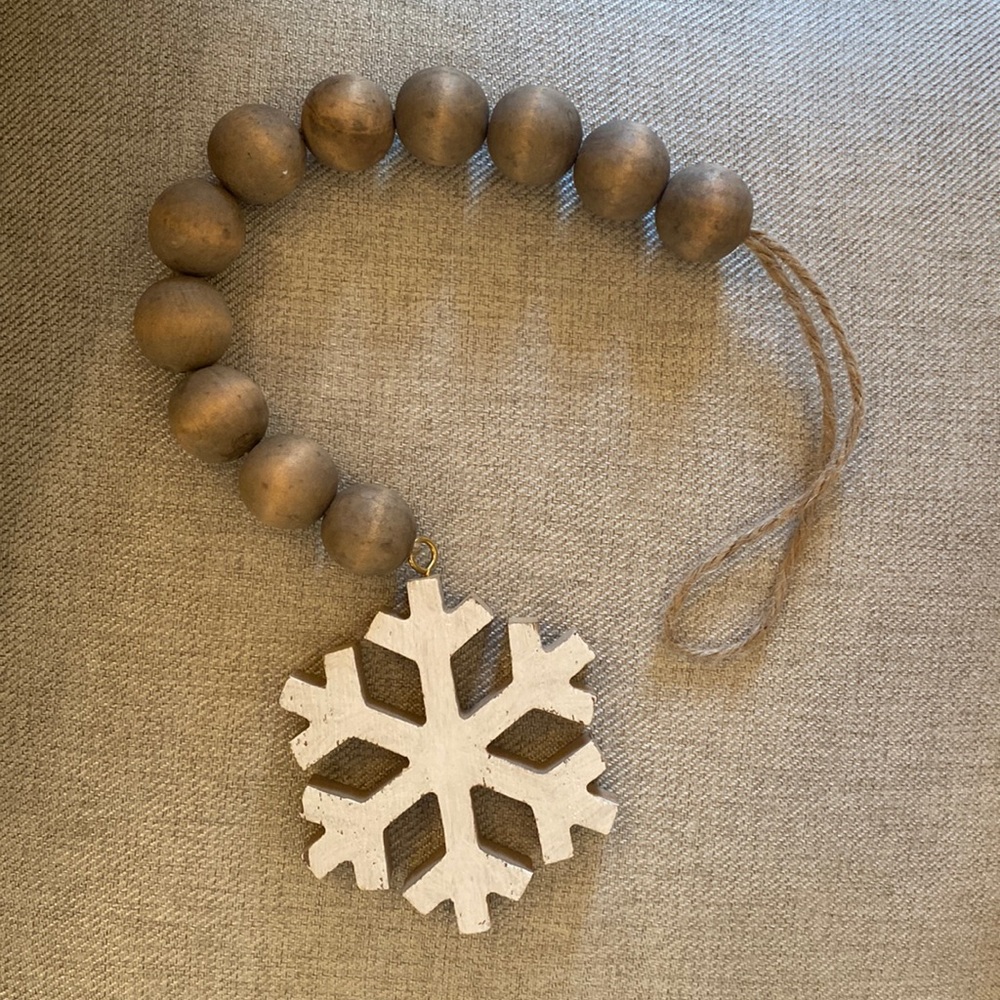 Snowflake bead decor